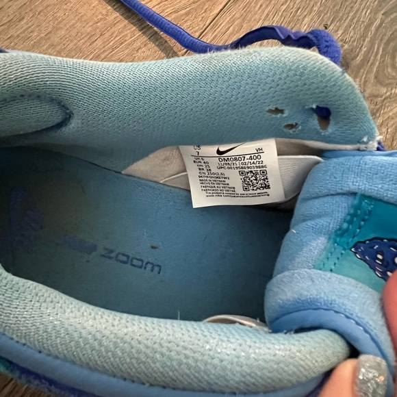 Gently used- Nike SB Dunk Low
Blue Raspberry Size 7 Men – Rare Fruit Pack - Picture 9 of 10